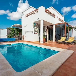 https://villa-ernesto.in-canary-islands.com