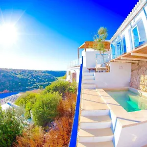 https://seafront-villa-bellavista-with-heated-pool.balearic-islands.net