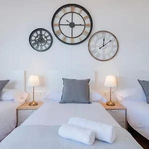 https://apartment-with-panoramic-sea-views-and-balcony.es-andalucia.com